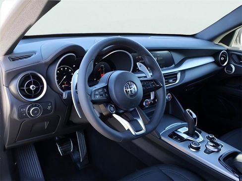 New 2025 Alfa Romeo Stelvio Sprint image 19