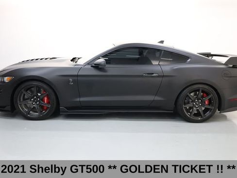 Used 2021 Ford Mustang Shelby GT500 w/ Carbon Fiber Track Pack RWD image 4