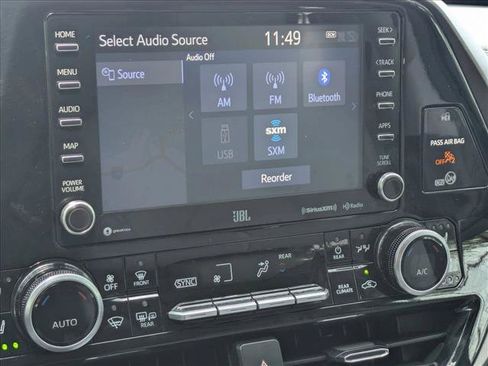 Used 2021 Toyota Highlander Limited FWD image 14