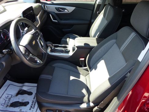 Used 2025 Chevrolet Blazer LT FWD image 17