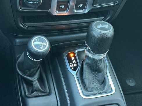 Used 2020 Jeep Wrangler Sport image 22