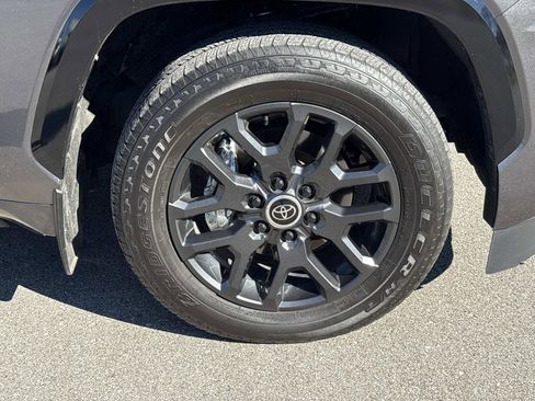 Used 2024 Toyota Sequoia Platinum image 10