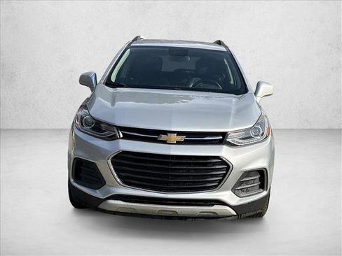 Used 2017 Chevrolet Trax LT w/ LT Convenience Package FWD image 2