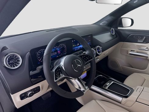 Certified 2026 Mercedes-Benz GLA 250 4MATIC image 9