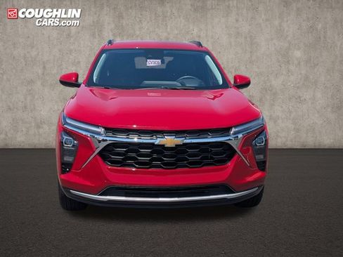 New 2026 Chevrolet Trax LT w/ Driver Confidence Package FWD image 2