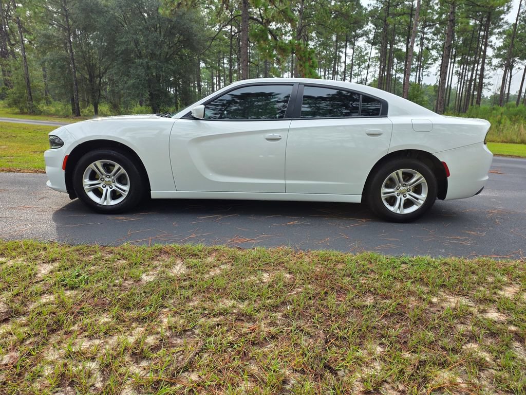 Used 2022 Dodge Charger SXT RWD image 2