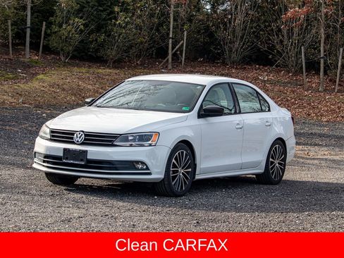 Used 2016 Volkswagen Jetta Sport image 1