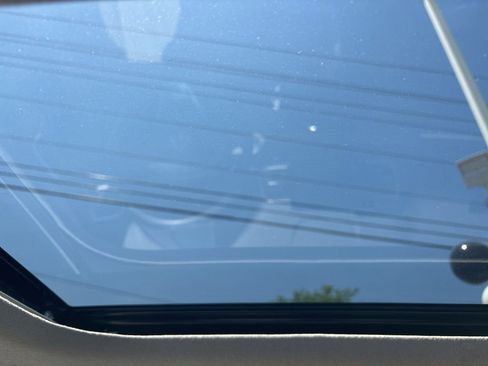 Used 2025 Hyundai Venue SEL FWD image 28