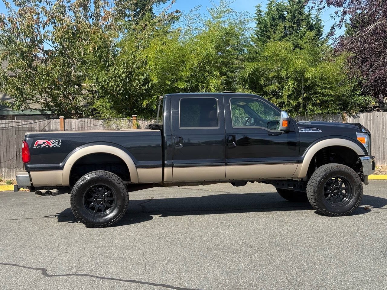 Used 2012 Ford F350 King Ranch w/ King Ranch w/Chrome Pkg AWD/4WD image 4