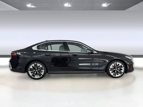 New 2027 BMW 530i RWD image 7
