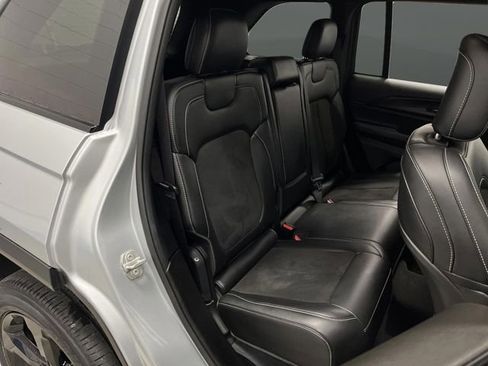 Used 2023 Jeep Grand Cherokee Altitude image 31