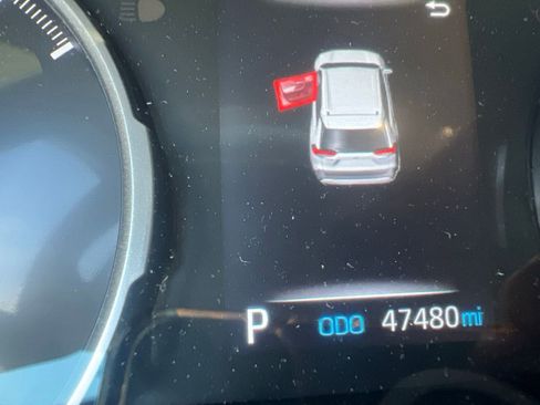 Used 2022 Toyota RAV4 LE AWD/4WD image 10
