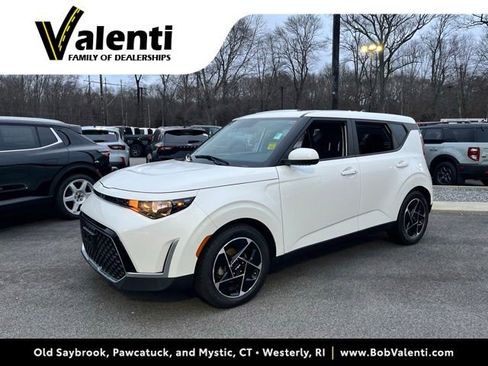 Used 2023 Kia Soul EX image 1