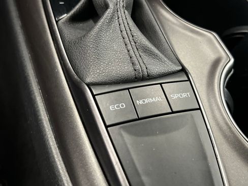 Used 2024 Toyota Camry SE image 28