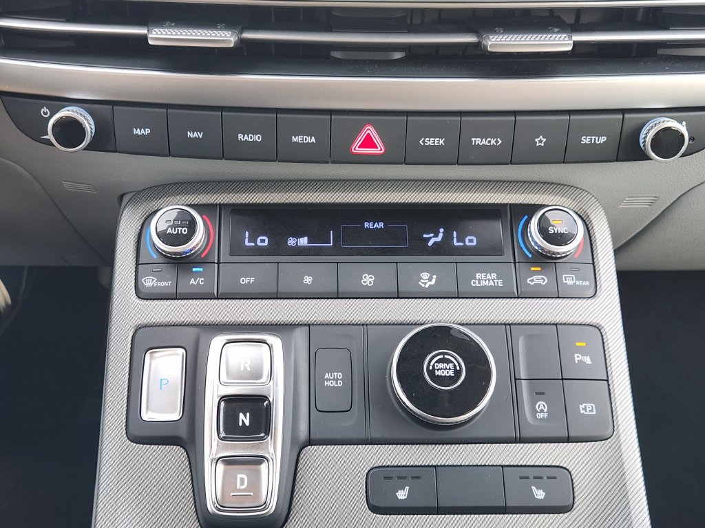 Used 2024 Hyundai Palisade SEL FWD image 26