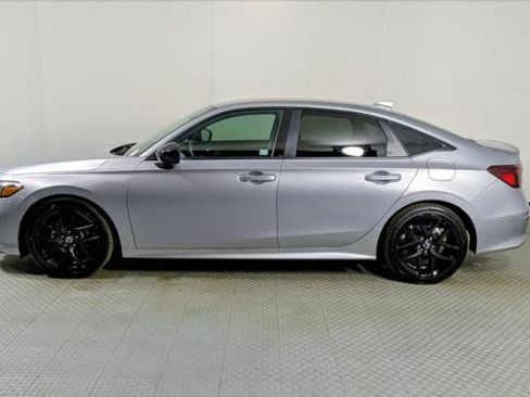 Used 2025 Honda Civic Sport image 3