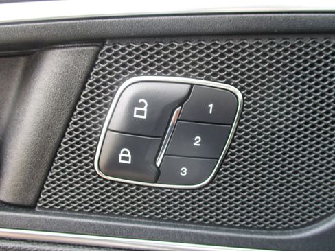 Used 2017 Ford Edge Titanium w/ Cold Weather Package FWD image 34