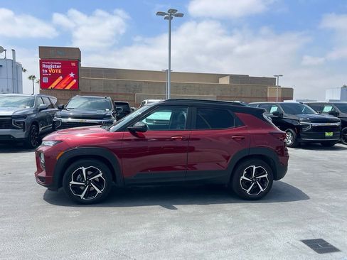 Used 2023 Chevrolet TrailBlazer RS w/ Sun and Liftgate Package FWD image 7