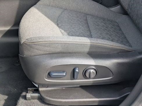 Certified 2024 Chevrolet Equinox LT image 28