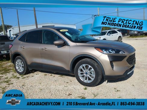 Used 2021 Ford Escape SE w/ Convenience Package AWD/4WD image 2