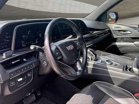 Used 2021 Cadillac Escalade ESV Sport w/ Driver Assist Tech Package AWD/4WD image 10