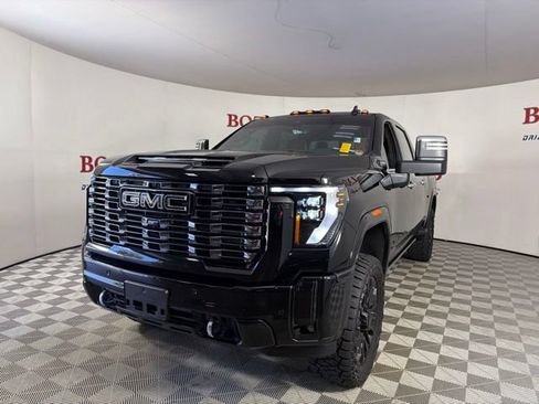 Used 2026 GMC Sierra 2500 Denali Ultimate w/ LPO, Black Badging Package AWD/4WD image 4