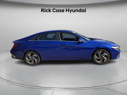 Used 2024 Hyundai Elantra Limited image 4