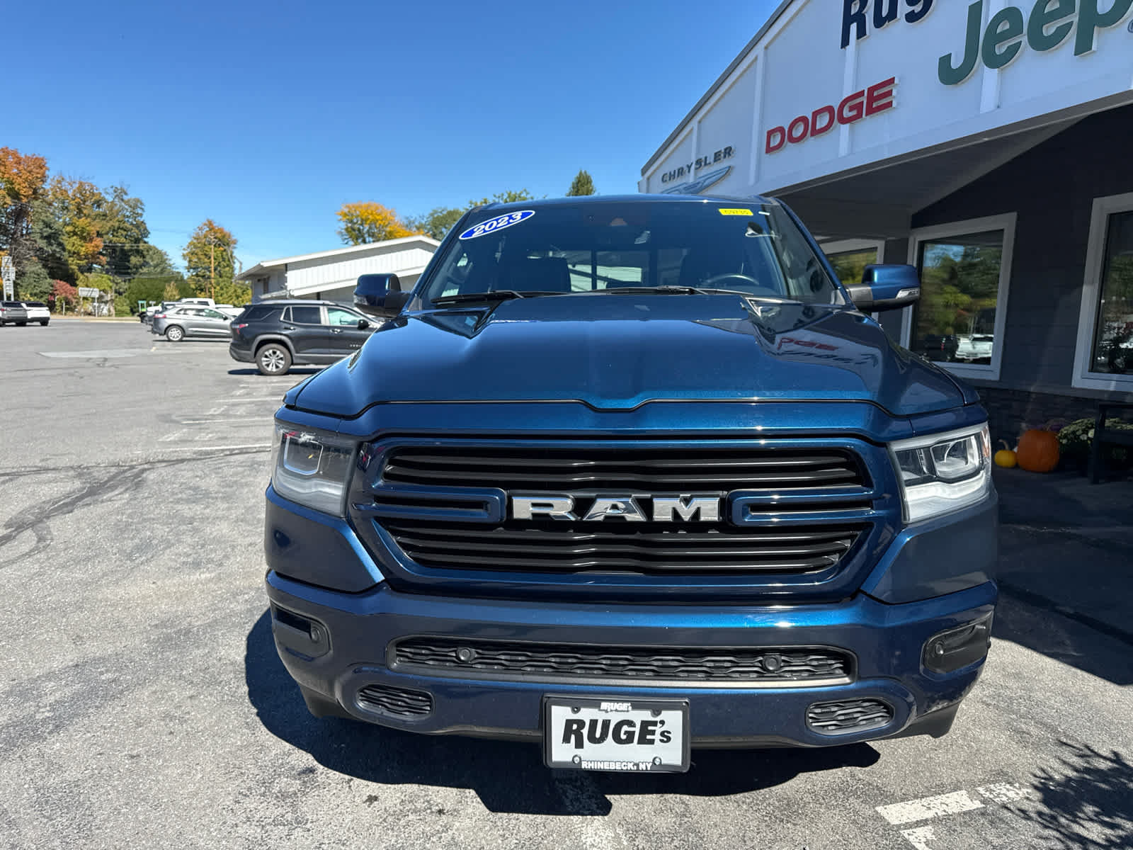 Used 2023 RAM 1500 Laramie AWD/4WD image 9