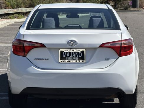 Used 2017 Toyota Corolla LE FWD image 7