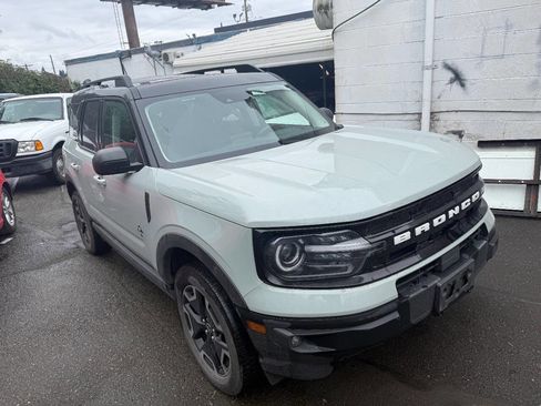 Used 2021 Ford Bronco Sport Outer Banks w/ Outer Banks Package image 4