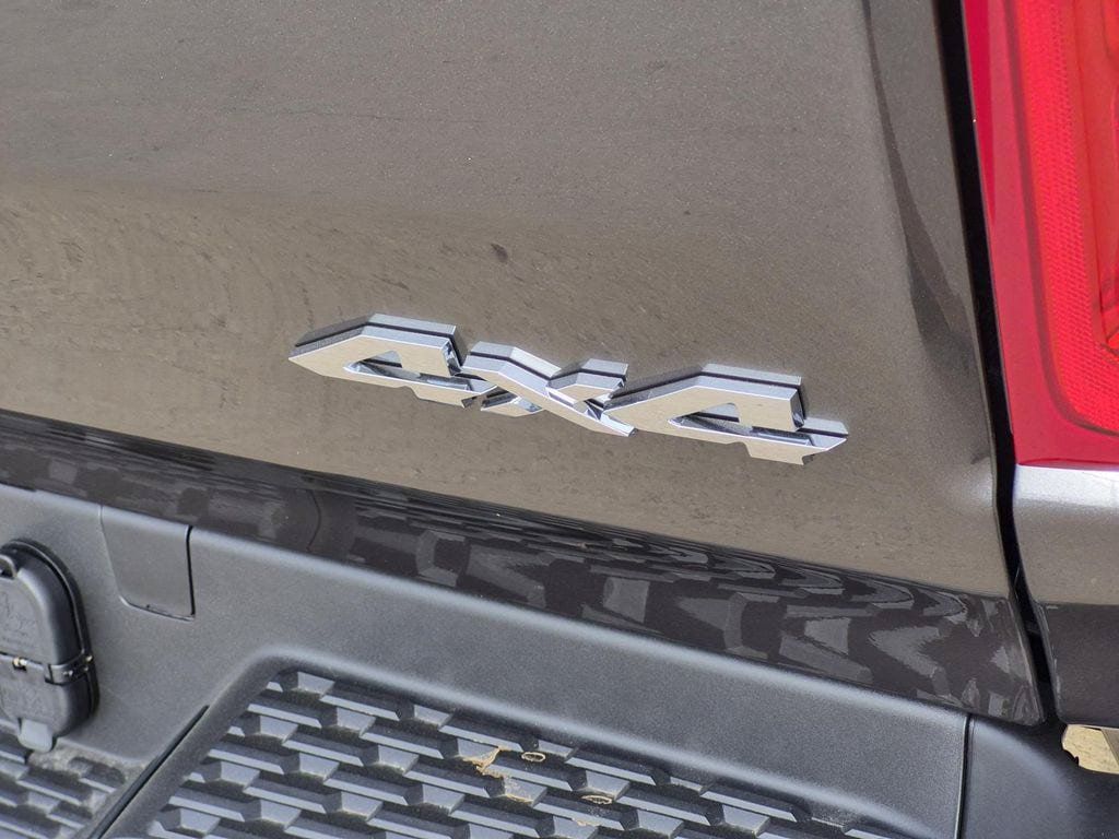 New 2026 RAM 1500 Laramie w/ Laramie Southwest Edition AWD/4WD image 8