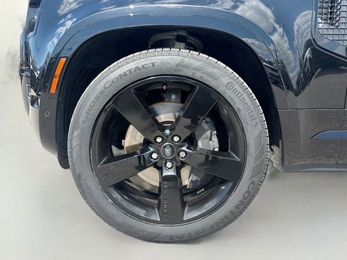 Used 2023 Land Rover Defender 110 X-Dynamic SE image 42