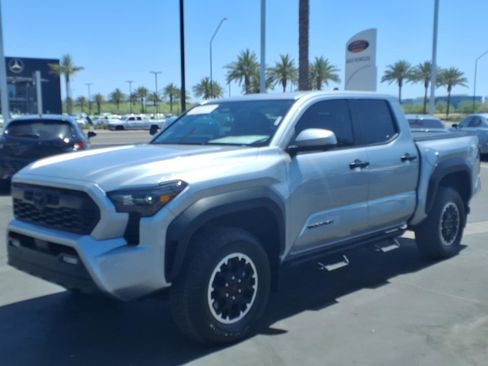Certified 2024 Toyota Tacoma TRD Off-Road w/ TRD Off Road Premium Package AWD/4WD image 8