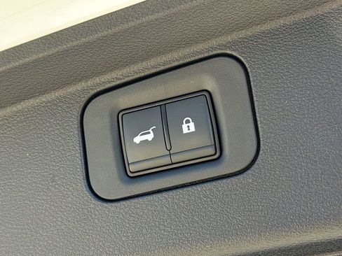 Used 2025 Nissan Armada PRO-4X w/ Pro-4X Premium Package image 35