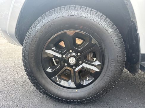 Used 2020 Toyota 4Runner SR5 Premium image 26