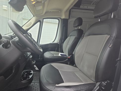Used 2024 RAM ProMaster 2500 w/ Convenience Group FWD image 10