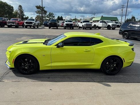 Used 2020 Chevrolet Camaro SS RWD image 6