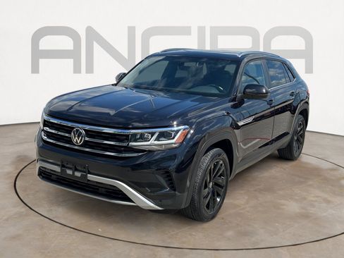 Used 2023 Volkswagen Atlas Cross Sport SE w/ Panoramic Sunroof Package FWD image 6