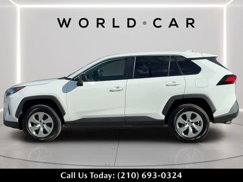 Used 2022 Toyota RAV4 LE FWD image 6