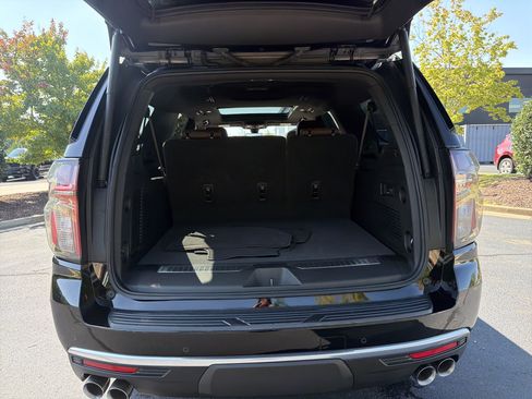 Used 2022 Chevrolet Suburban High Country AWD/4WD image 49