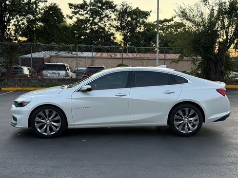 Used 2017 Chevrolet Malibu Premier w/ Premier Sun and Wheel Package FWD image 7