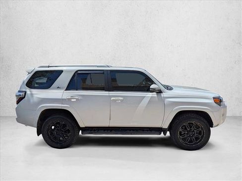 Used 2017 Toyota 4Runner SR5 Premium AWD/4WD image 4