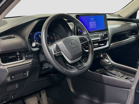 Used 2025 Toyota Grand Highlander AWD image 7