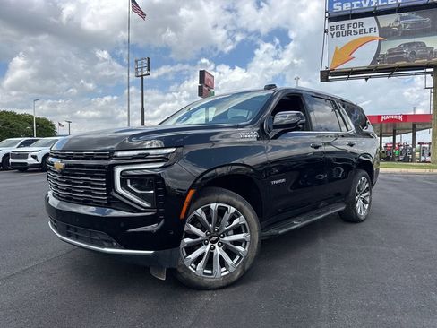 Used 2025 Chevrolet Tahoe High Country w/ Sun And Tow Package AWD/4WD image 1