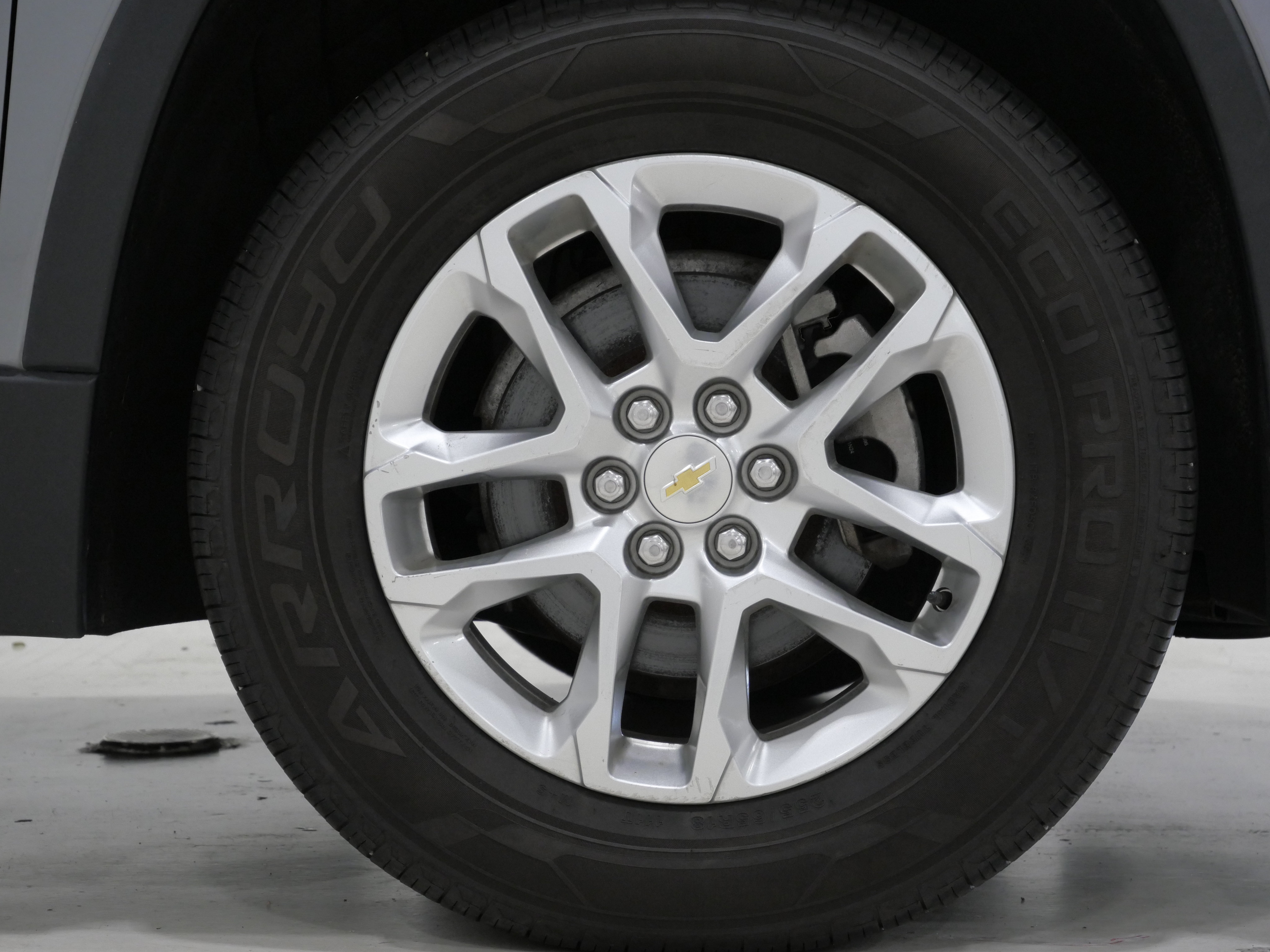 Used 2019 Chevrolet Traverse LT FWD image 9