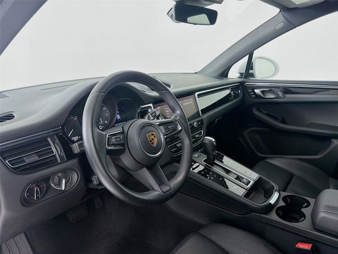 Certified 2023 Porsche Macan Turbo AWD/4WD image 4