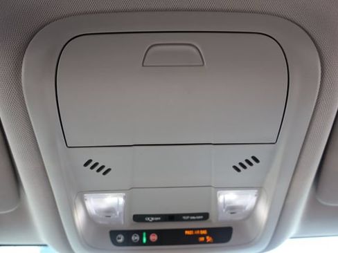 Used 2025 Chevrolet Blazer LT AWD/4WD image 24