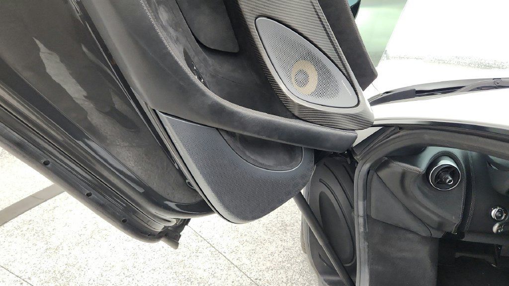 Used 2019 McLaren 600LT RWD image 34