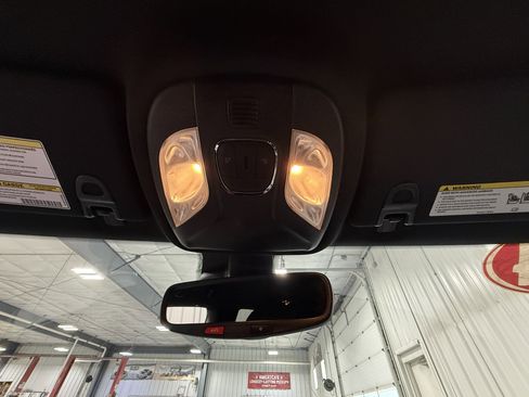 Used 2024 Jeep Compass Limited image 23