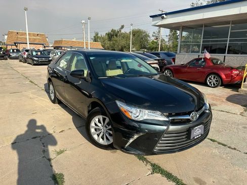 Used 2017 Toyota Camry LE FWD image 1